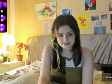 girl
        nessaa_moree cam image #60051