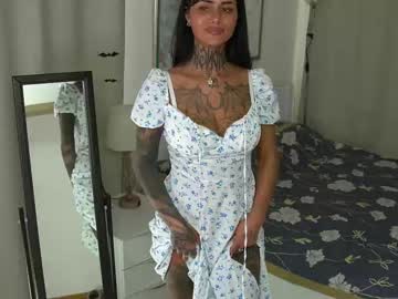 girl
        butter_f1y cam image #259476
