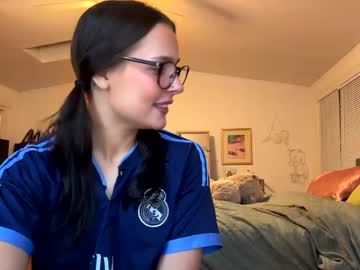 girl
        phe_sloan cam image #213495