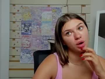 girl
        monika_youu cam image #198958