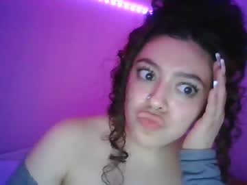 girl
        savinajade cam image #33380