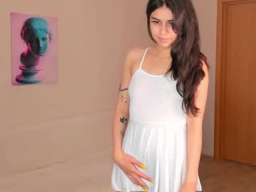 girl
        flower_rachel cam image #185566