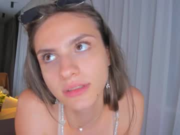 girl
        amitybody cam image #197767