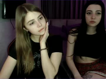 girl
        blackykit cam image #36745