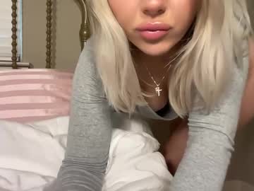 girl
        livelaughhlola cam image #172766