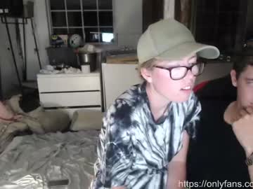 couple
        nezzey cam image #40074
