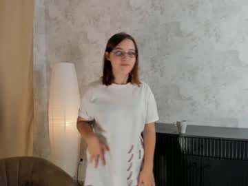 girl
        mariecurtisa cam image #133510