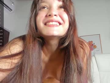 girl
        urlittlegirl_ cam image #65589
