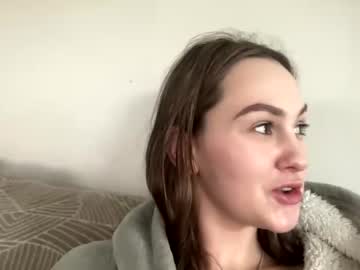 girl
        saphiresnow cam image #134545