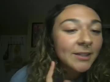 girl
        luvrgurl2 cam image #179567