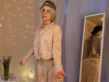 girl
        peggy_blonde cam image #179661