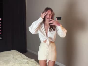 girl
        vikiki_sweety cam image #205419