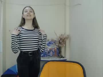 girl
        vivien_leight cam image #65720