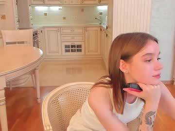 girl
        harrieteasley cam image #205958