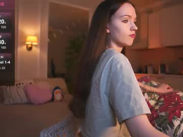 girl
        lunaice__ cam image #59968