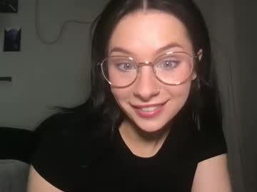 girl
        gojosmommy222 cam image #233879