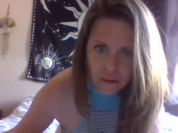 girl
        naughtyymarie420 cam image #93754