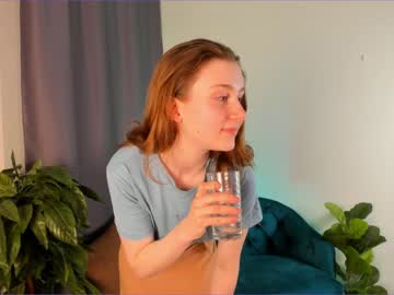 girl
        sunnyviolet cam image #87299