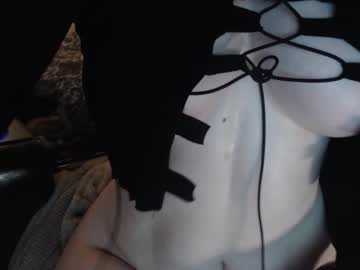 girl
        shinoa_hiiragi cam image #158718