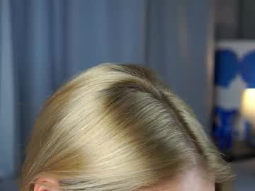 girl
        lipswithsmileonthem cam image #11115