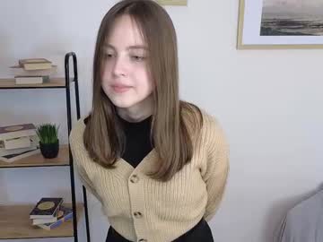 girl
        julie_wilson_ cam image #240119