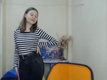 girl
        vivien_leight cam image #65763