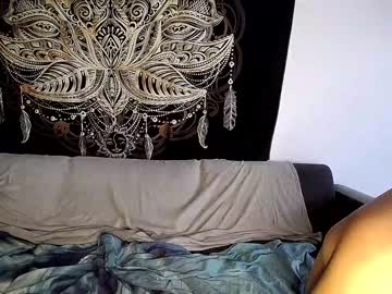 couple
        creazycouple30 cam image #48073