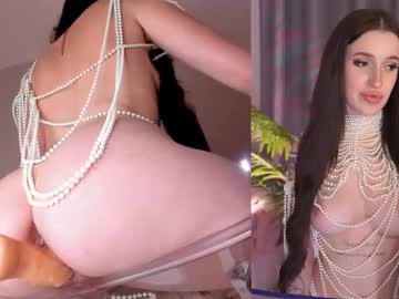 couple
        michelleblow cam image #71642