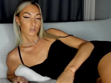 girl
        iam_blake cam image #138742