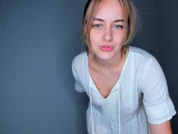 girl
        lindamildreda cam image #108310