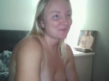 couple
        sexiirose22 cam image #43289