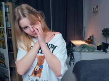 girl
        intimacy_scene cam image #176047