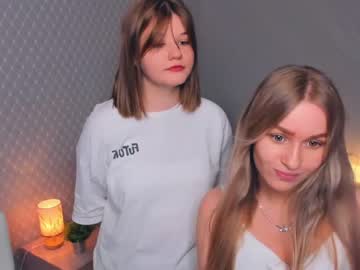 couple
        chelsea_dream_ cam image #171911