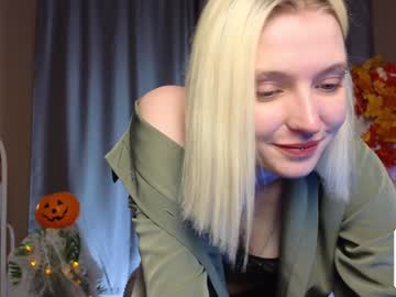 girl
        emilylanne cam image #209922