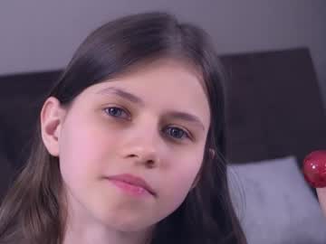 girl
        maydacarls cam image #158831