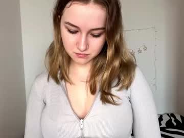 girl
        levelupfox cam image #234860