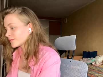 girl
        latoyiacuculich cam image #81425