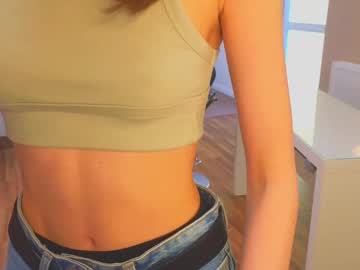 girl
        lucettagibbard cam image #197652
