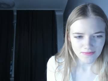 girl
        littlesweet_alice cam image #60403