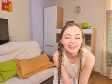 girl
        carolcharles cam image #83355