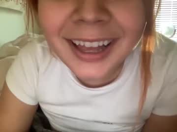 girl
        summwe937567 cam image #77055