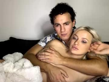 couple
        chulo33333 cam image #126070