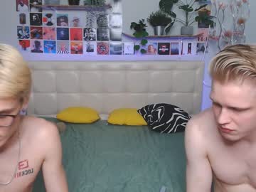 couple
        friendlyfire_ cam image #95234