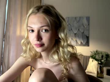girl
        linneabercier cam image #86360