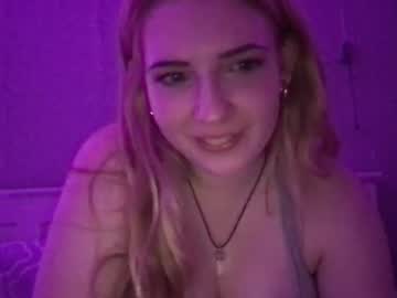 girl
        stelladams cam image #140607