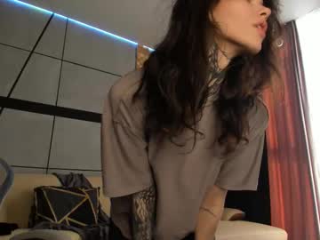 girl
        uwu_eva cam image #20824