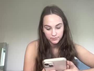 girl
        saphiresnow cam image #134752