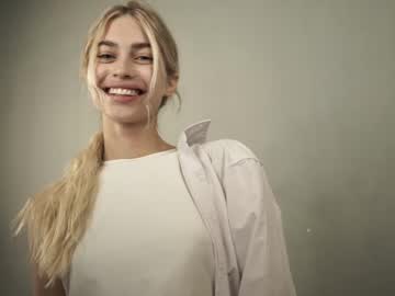 girl
        cuteelsa_ cam image #100056
