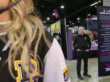 girl
        yourgirlmillie cam image #85356