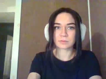 girl
        heidiknight555 cam image #49975